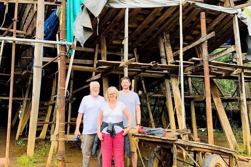 Tyndis Guests at the Beypore Uru Making Yard.