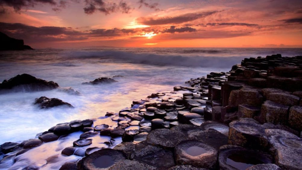 waves crashing against Giants Causeway shore of Dublin