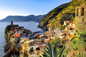 Clinque Terre Private Walking Tour with Professional Guide