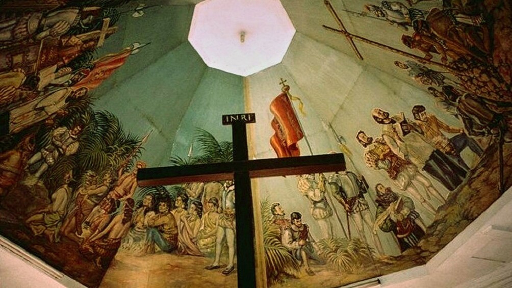 View inside the sacred Basilica Minore del Santo Niño in Cebu 