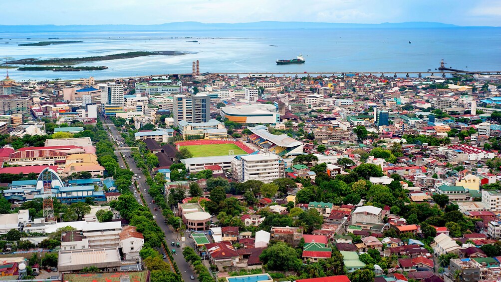 Stunning day time view of the city of Cebu 