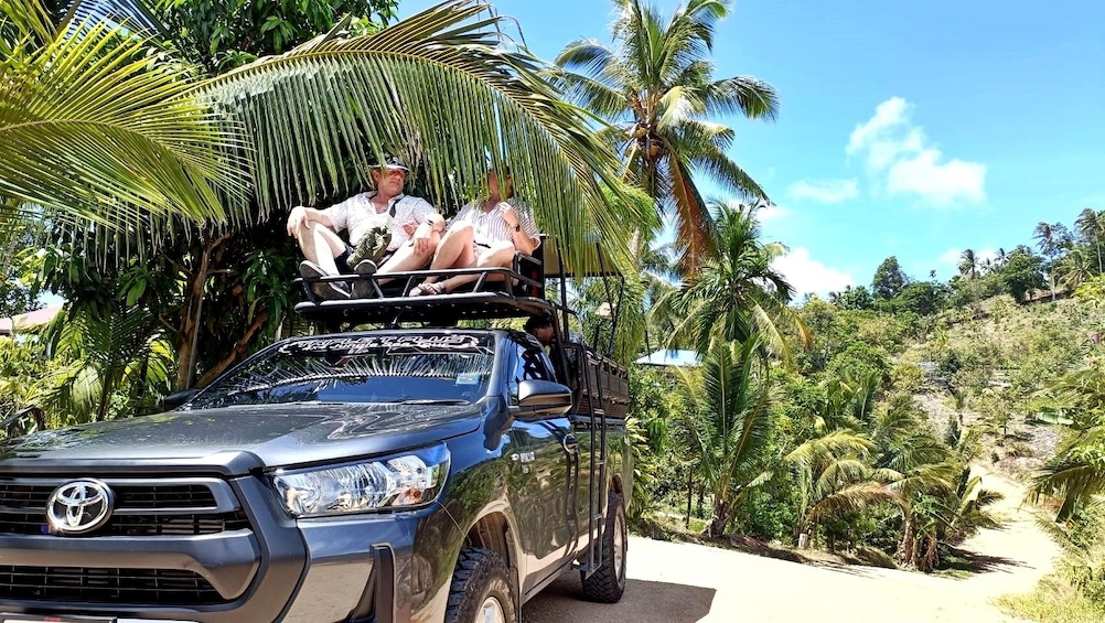 Jungle Tour With 4 Wheel Drive Jeep