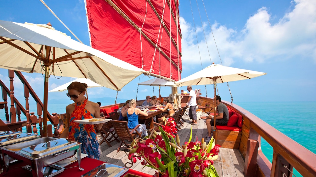 buffet and dining on boat in Koh Samui