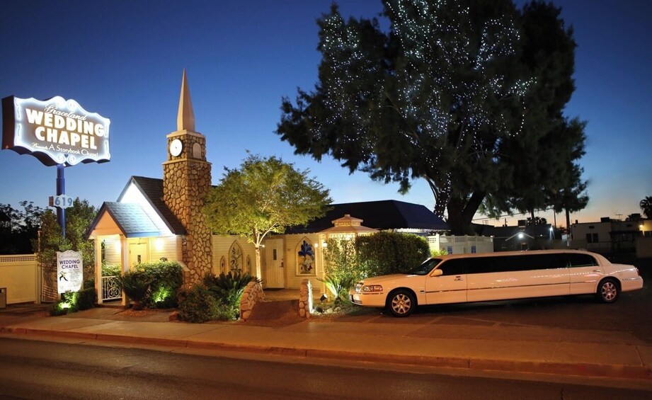 Elvis Presley Themed Wedding or Renewal at Graceland Chapel