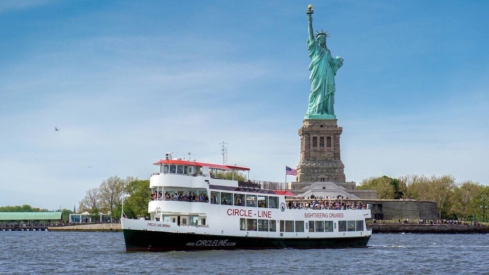 New York Landmark and Harbor Cruise