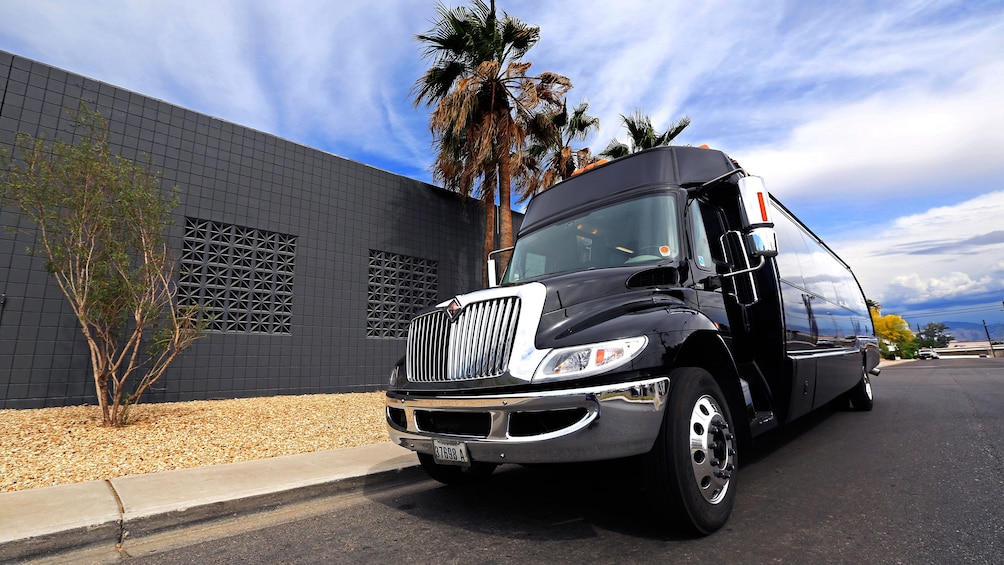 Foto 4 van 6. Transportation to the shooting range in Las Vegas