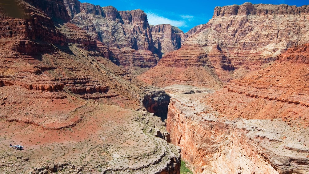 2 枚目の写真 (4 枚中) を開く。 Grand Canyon South Rim scenic view