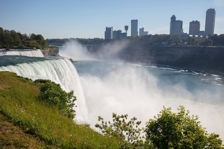 Overnight Niagara Falls and Shopping Trip from New York City