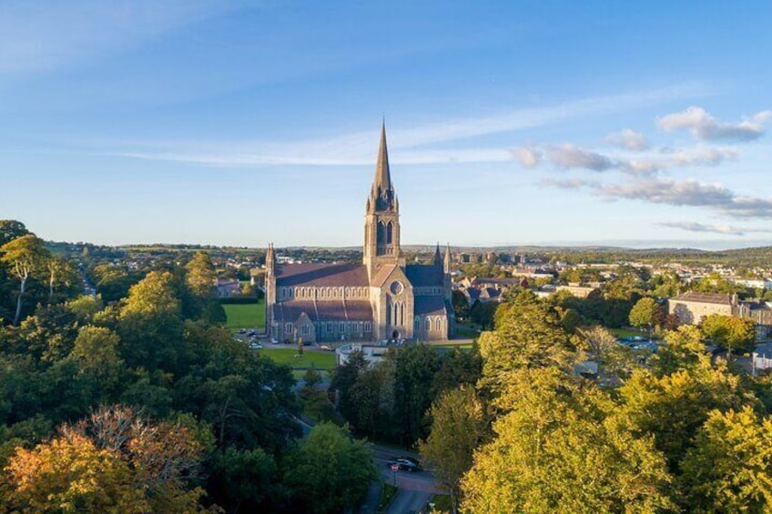 Killarney Jaunting Car Tour with Craft Brewery Beer & Pizza