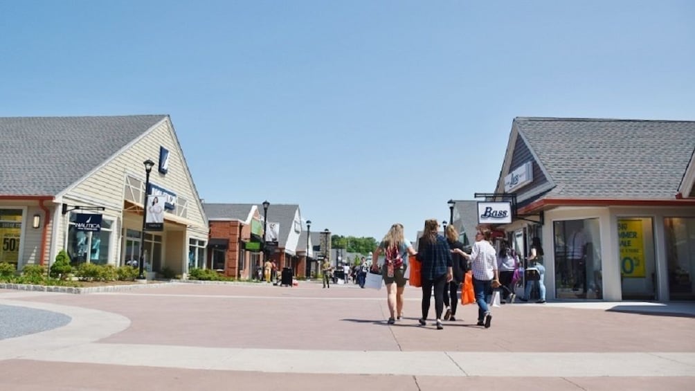 Shopping Excursion to Woodbury Common Premium Outlets