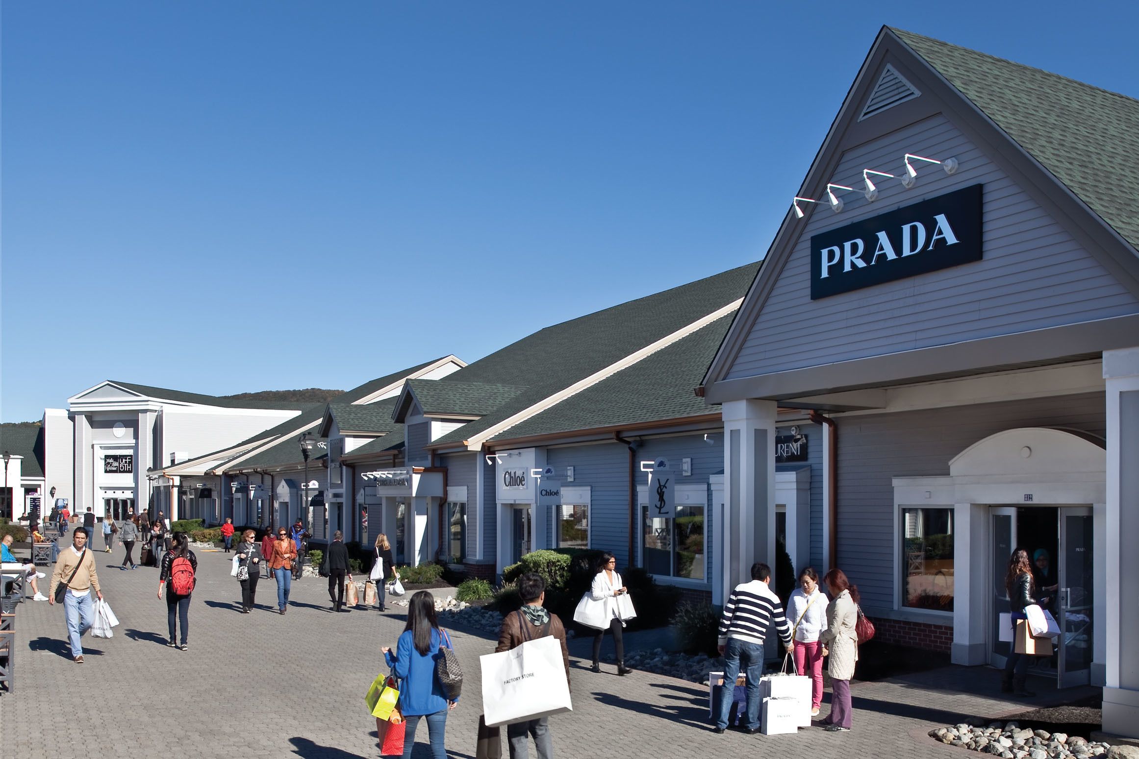 Store Panorama In Woodbury Common Premium Outlet Mall Stock Photo