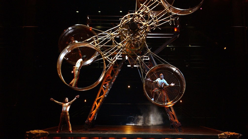 Live acrobatic performance in KA at the MGM Grand, Las Vegas