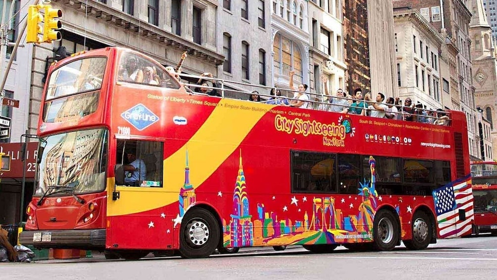 hop on hop off bus tour new york city