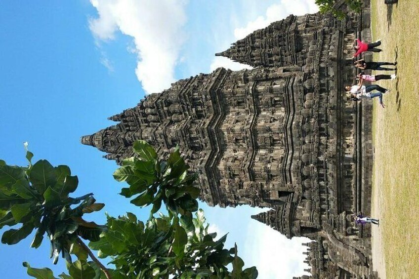 WONDERFUL JOGJA01 ( Borobudur + Prambanan + City Tour + lunch ) (10 hours)