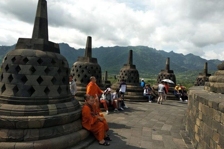 WONDERFUL JOGJA01 ( Borobudur + Prambanan + City Tour + lunch ) (10 hours)