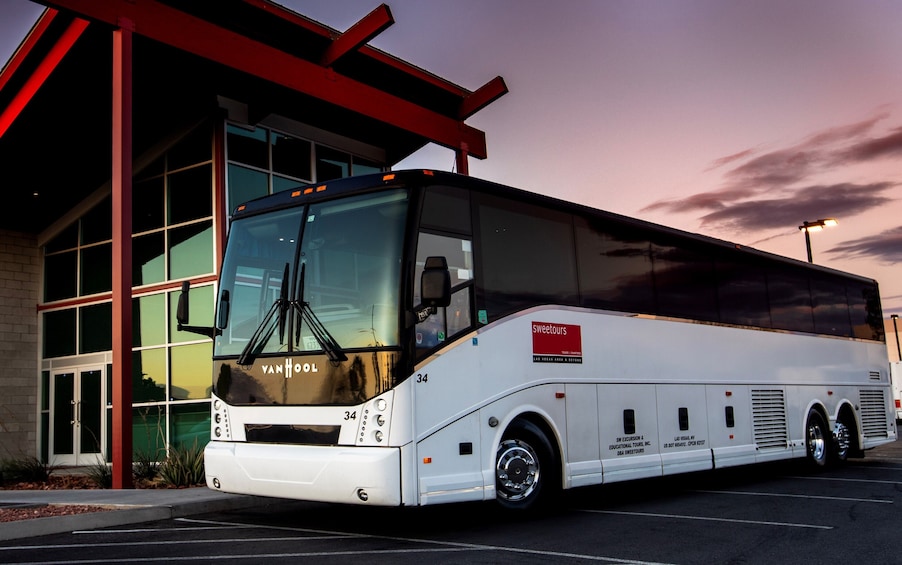 Grand Canyon Tour bus 