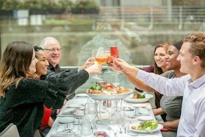 Bateaux New York Premier Dinner Cruise 