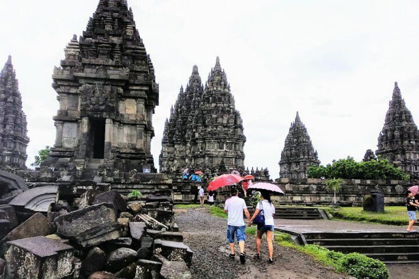 This beautiful Prambanan temple,the place that 
you can not miss while you visit Yogyakarta.Not only beauty and splendor,but every temple relief give us storories.