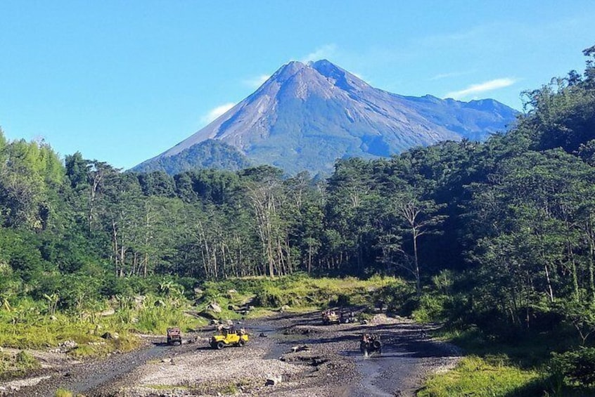 One of Merapi lava tour menu is down to Kuning river by Jeep and you still enjoy the beautifull view of Merapi Volcano.