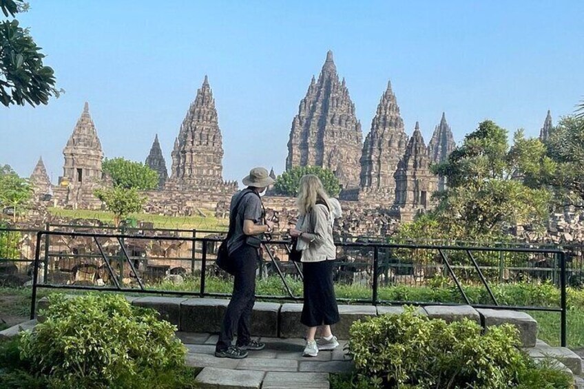 You will be fascinated by the beautiful of the temple ,meaningful of relief on the wall and surrounding scenery.
