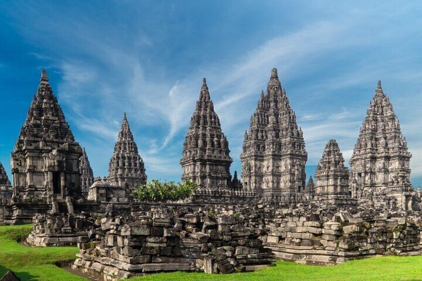 Prambanan Temple and Ramayana Ballet Show (VIP Seat with dinner)