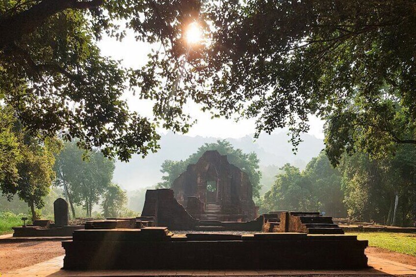 My Son Sanctuary early morning tour w. breakfast and coffee