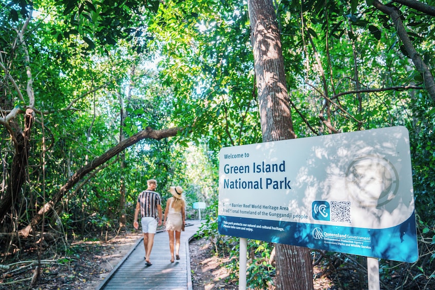 Cruise Options to Green Island on the Great Barrier Reef 