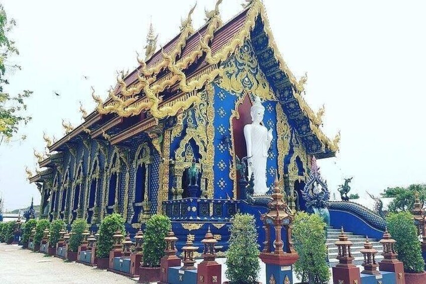 Chiang Mai-Chiang Rai:White-Black-Blue Temple-Golden Triangle-Boat-Keren Village