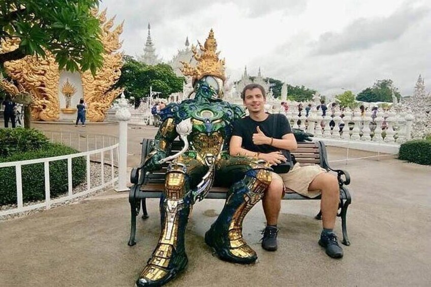 Chiang Mai: White-Black-Blue Temple-Golden Triangle-Boat-Keren Village