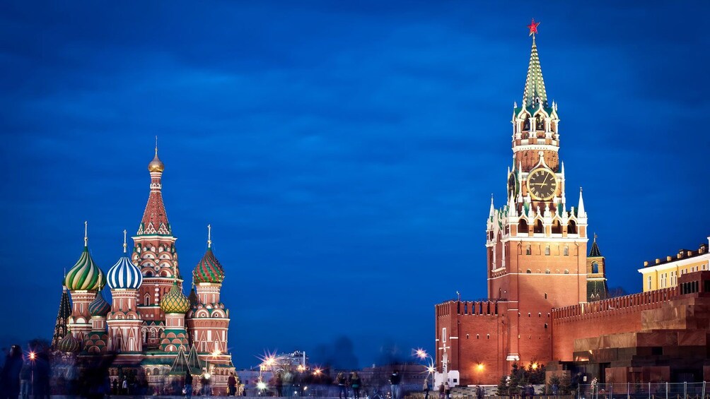 Charger l’élément 4 sur 5. Red Square and St. Basil's Cathedral in Moscow, Russia