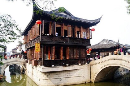 Private Shanghai Layover Tour to Nanxiang Ancient Town