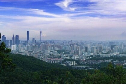 Private Guangzhou Stopover Tour to Baiyun Mountain with Dim-Sum Option