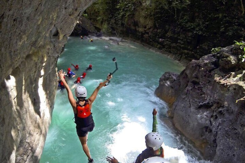 Private Cebu Tour: Pescador Island, Moalboal Beach, Canyoneering, Kawasan Falls