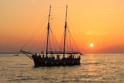 Dhow-cruise ved solnedgang i Muscat