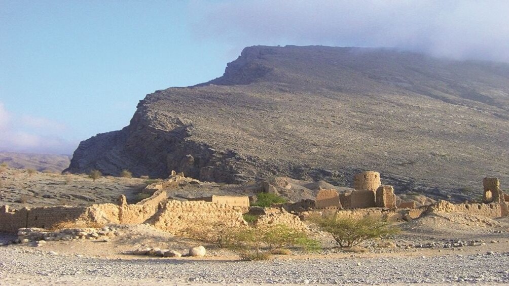 Wadi Al Abyadh full day tour