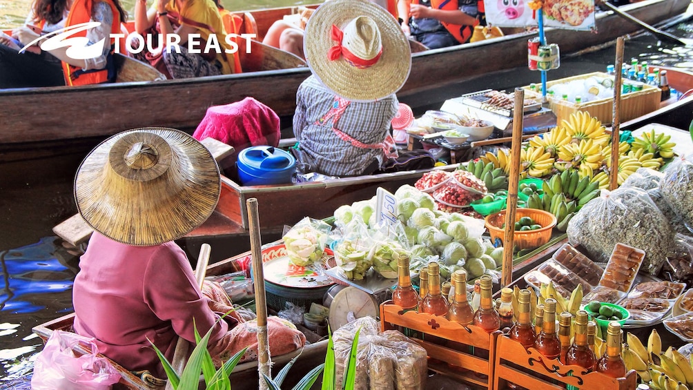 Floating Market Tour with Long-Tail Speedboat Ride