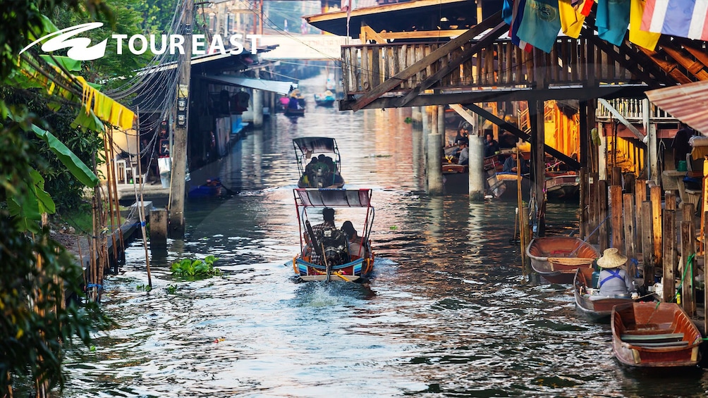 Floating Market Tour with Long-Tail Speedboat Ride