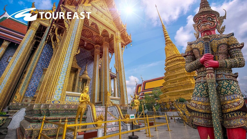 Grand Palace & Emerald Buddha Half-Day Temple Tour