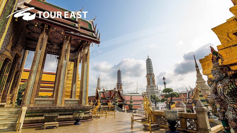 Grand Palace & Emerald Buddha Half-Day Temple Tour