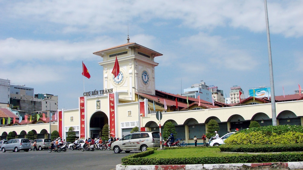 Front view of Ben Thanh Market in Ho Chi Minh City 