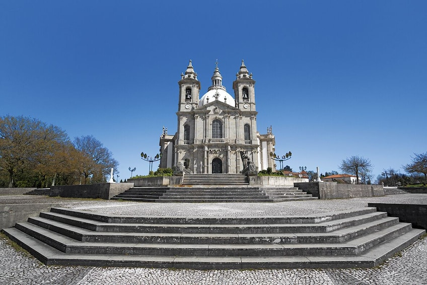 Braga & Guimarães Full-Day Tour with Lunch