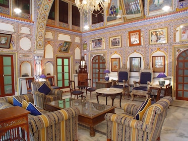 Tour di 10 giorni dei forti e dei palazzi reali del colorato Rajasthan da J...