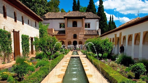 Het Alhambra van Granada vanaf Malaga en Torremolinos