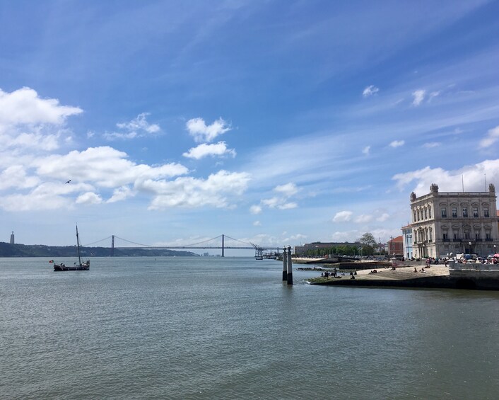 GoCar Talking Cars: 2h Belem & Lisbon Shorelines