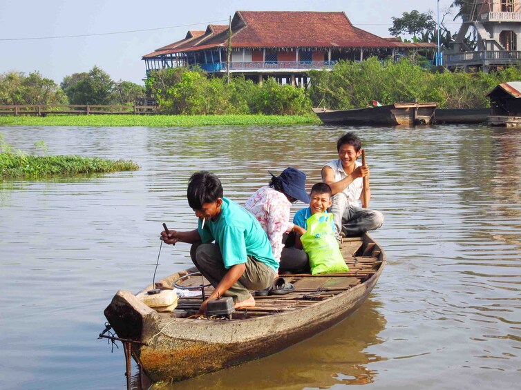 Khleang Floating Village & Tonlé Sap Lake Cruise 