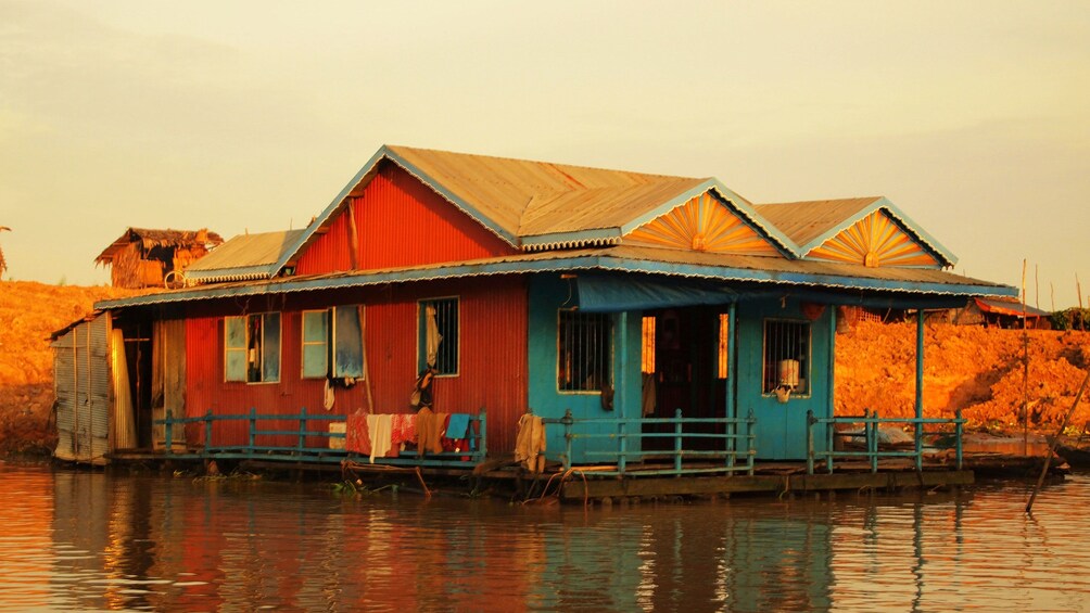Relaxing Tonle Sap Lake Cruise in Siem Reap 