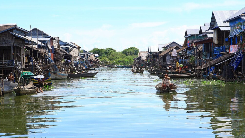 Day view of Tonle Sap Lake 