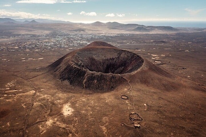 Hiking route to the Calderón Hondo Volcano