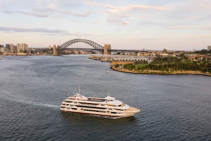 Sydney Harbour Sunset Dinner Cruise