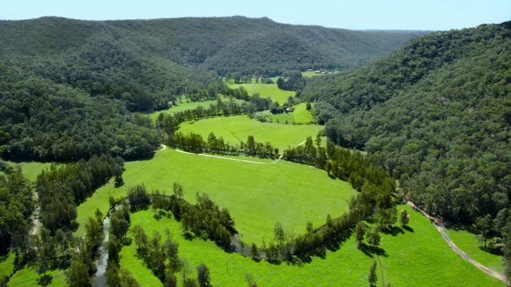 Lush green view of Glenworth Valley in Australia 